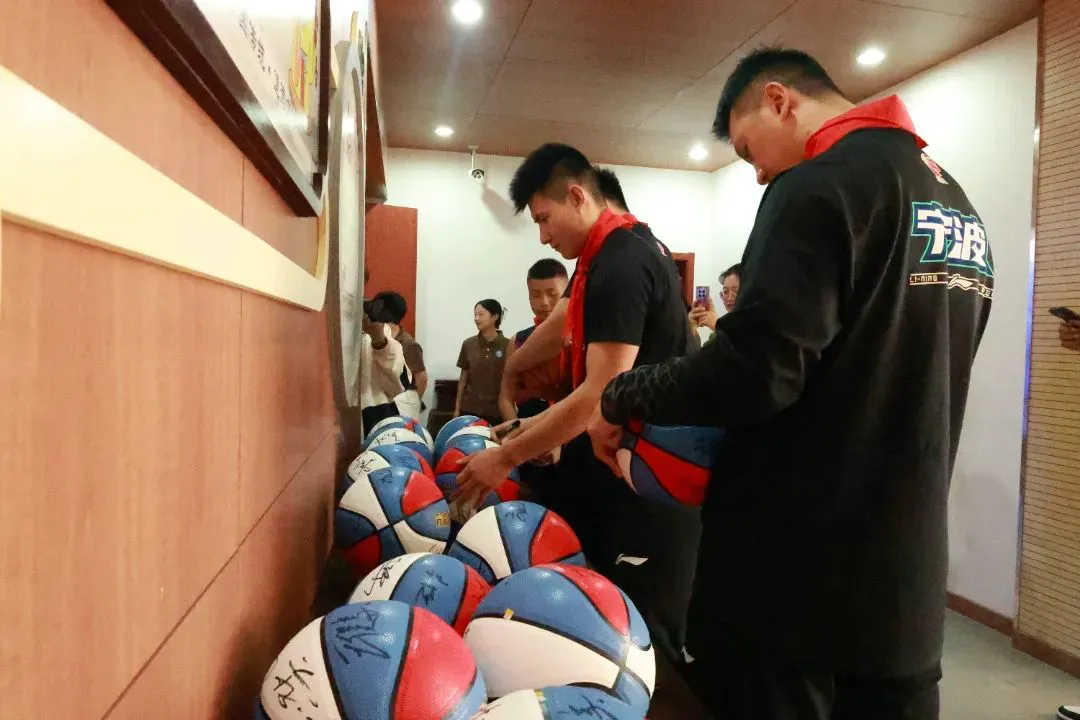 篮球教练如何制定总决赛的长期发展计划_2